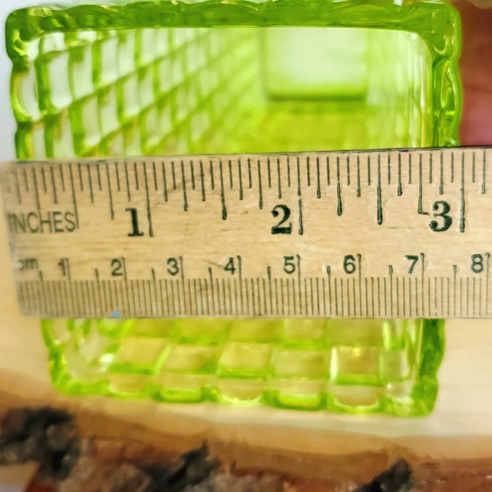 Vintage Textured Light Green Color Square Vase - Picture 8 of 9